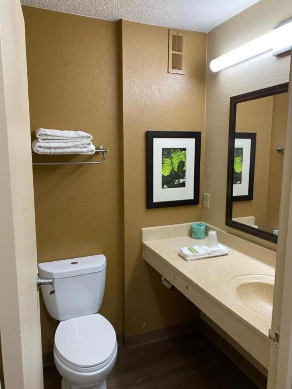 Suburban Studios Winston-Salem Near Hanes Mall Luaran gambar